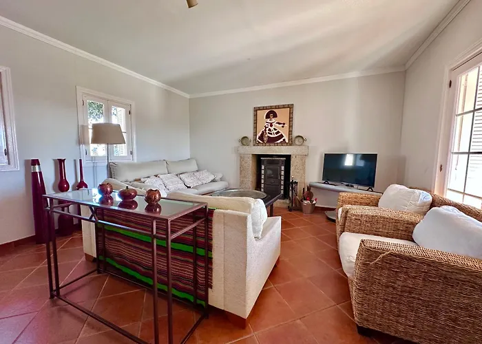 Una Casita En El Campo Dentro De La Ciudad