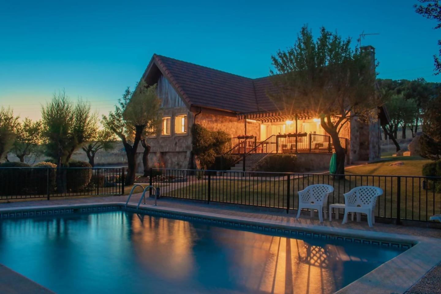 Casita En El Campo Dentro De La Ciudad * Ávila